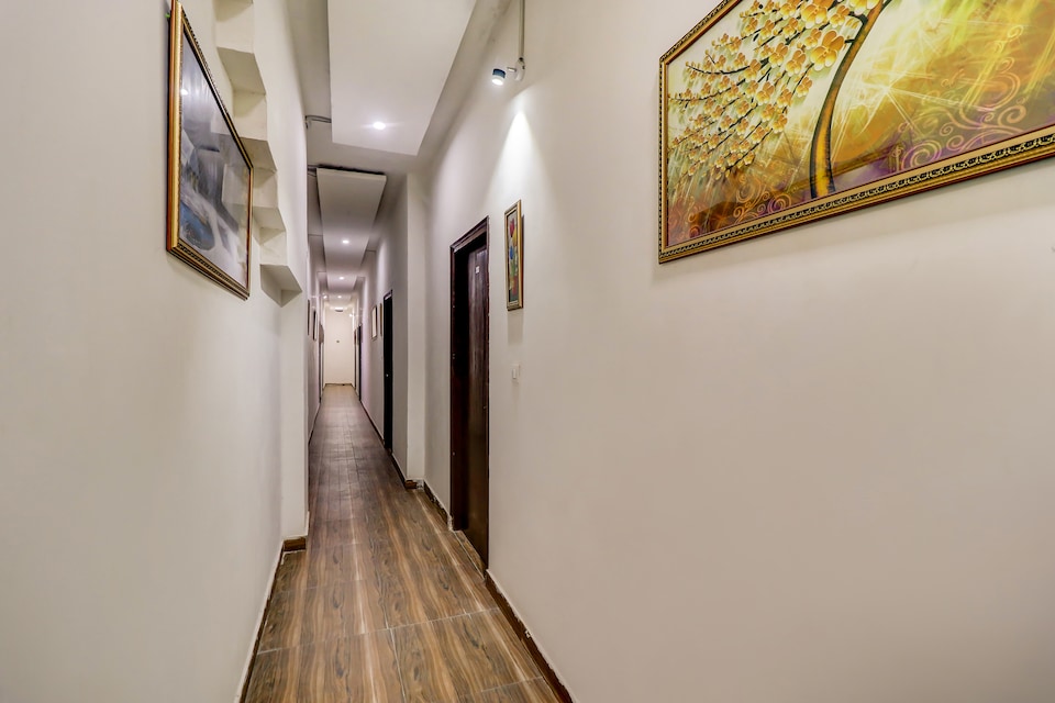 Capital O 68278 Hotel Uurjaa , Civil Lines - High Court, Prayagraj