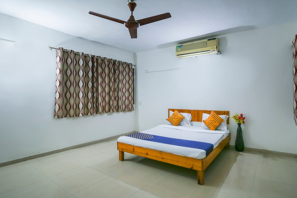 SPOT ON 68289 Hotel Rest And Relax Ambavadi, Ajwa Vadodara, Vadodara