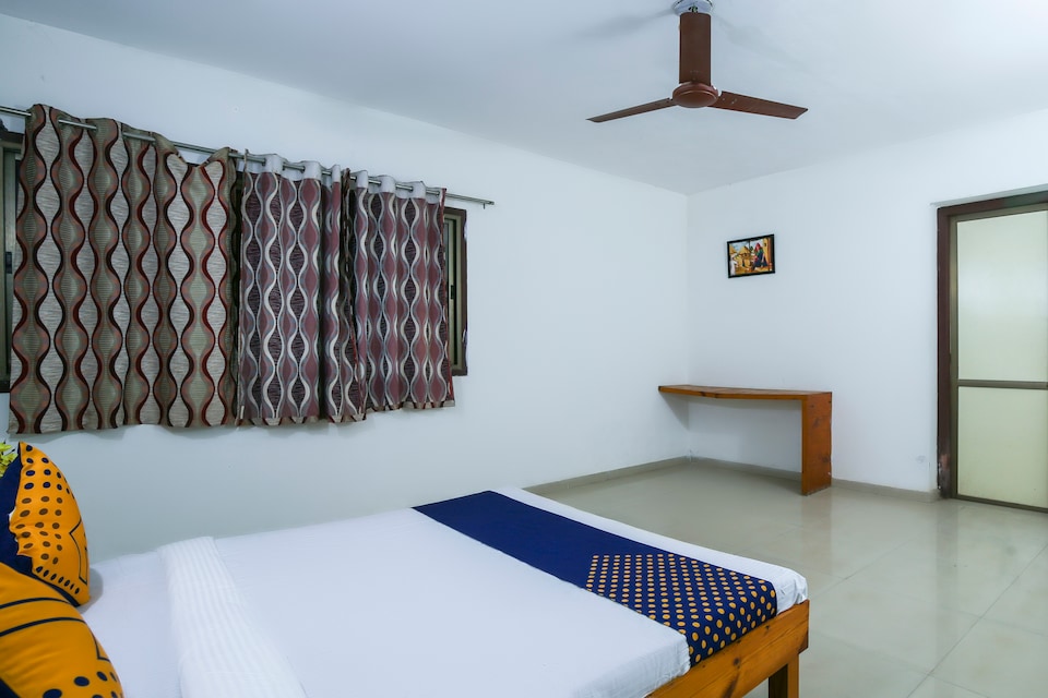 SPOT ON 68289 Hotel Rest And Relax Ambavadi, Ajwa Vadodara, Vadodara