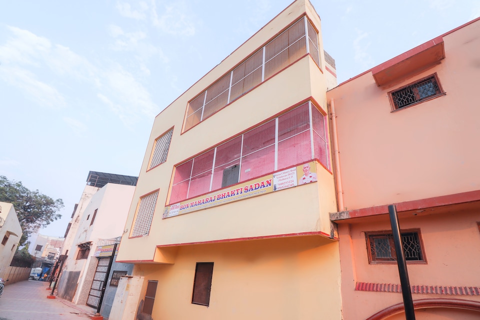 OYO 68311 Bon Maharaj Bhakti Sadan , Banke Bihari Mandir Vrindavan, Vrindavan