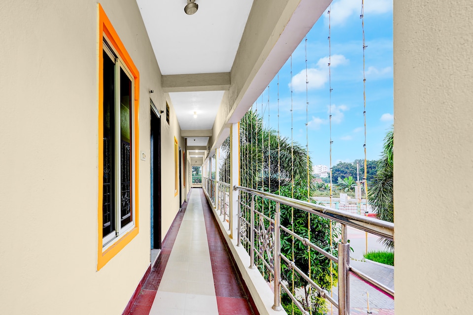 Super Hotel O Srinivasa Mangapuram Temple Formerly BGR Gardens, Chandragiri Fort Tirupati, Tirupati