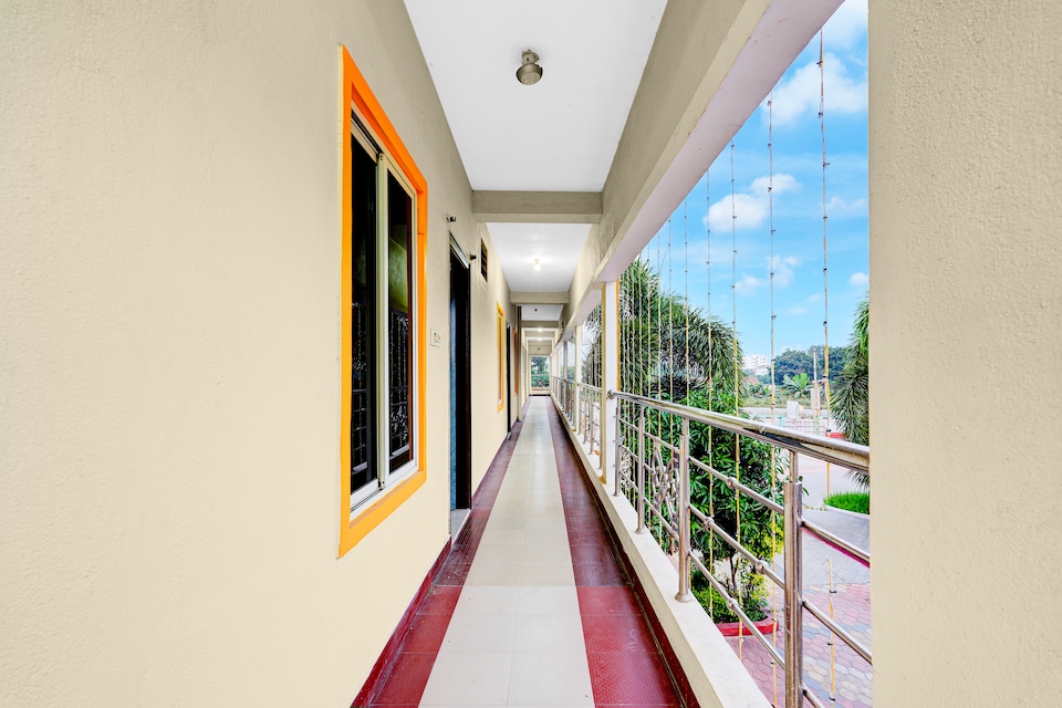 Super Hotel O Srinivasa Mangapuram Temple Formerly BGR Gardens, Chandragiri Fort Tirupati, Tirupati