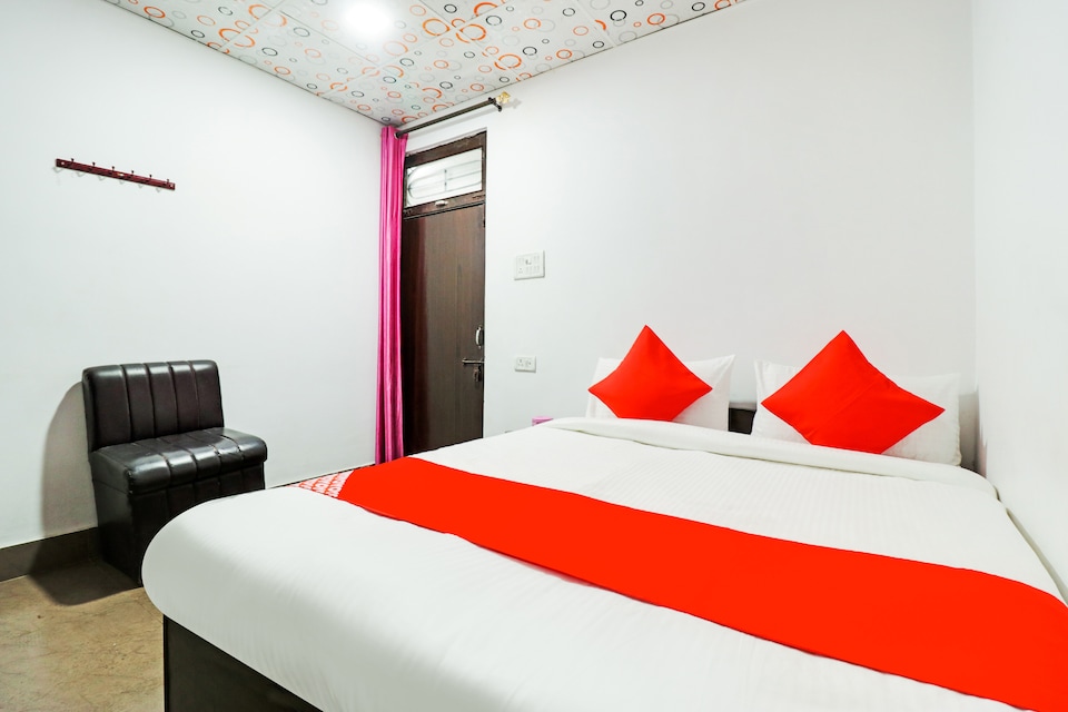 OYO 68331 Raj Palace, Mumfordganj Allahabad, Prayagraj