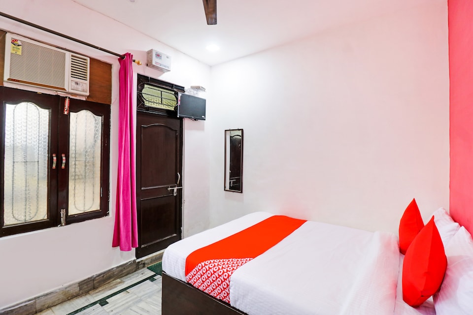 OYO 68331 Raj Palace, Mumfordganj Allahabad, Prayagraj