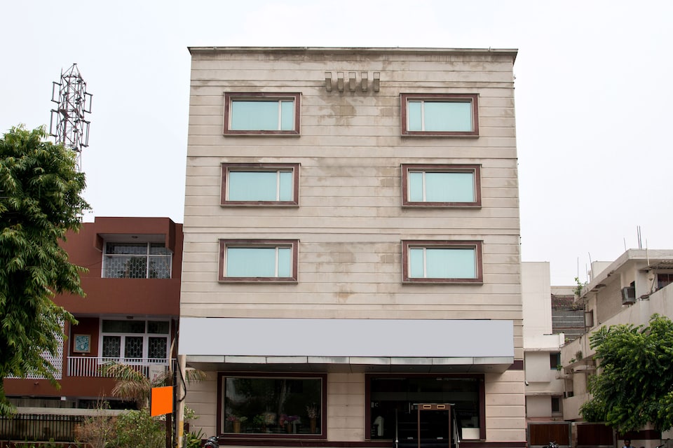 OYO Premium 189 GK 1 R Block, Greater Kailash Delhi, Delhi