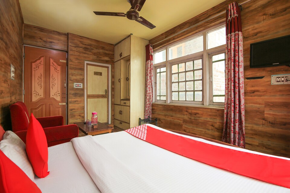 OYO 68359 New Gousia Guest House, Dalgate Srinagar, Srinagar