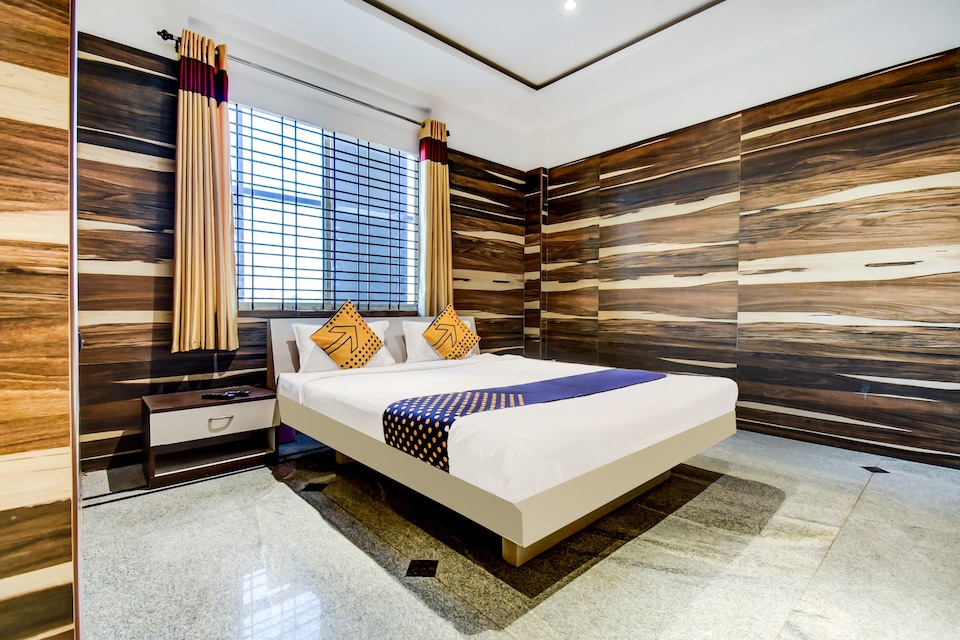 OYO 68377 Aishwarya Lodge, Mysore Outer, Mysore