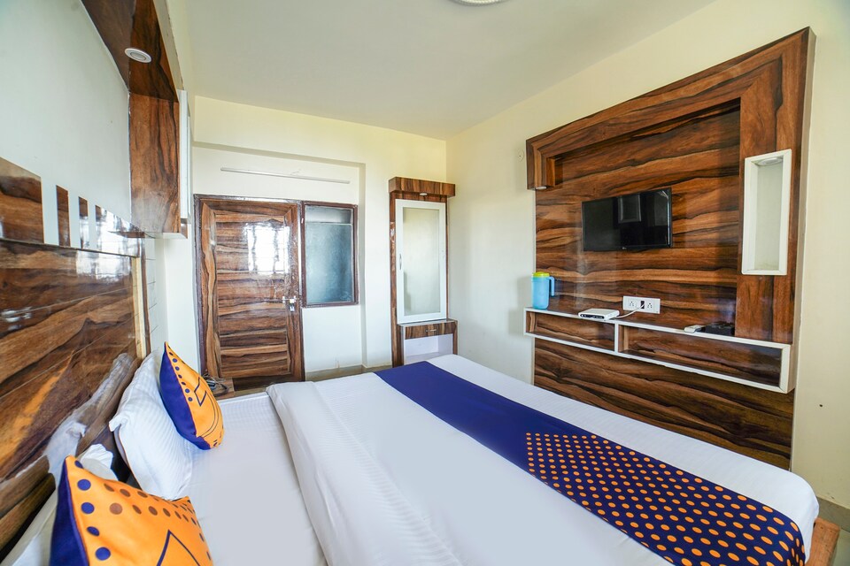 OYO Sunrise Homestay, Mall Road Mussoorie, Mussoorie