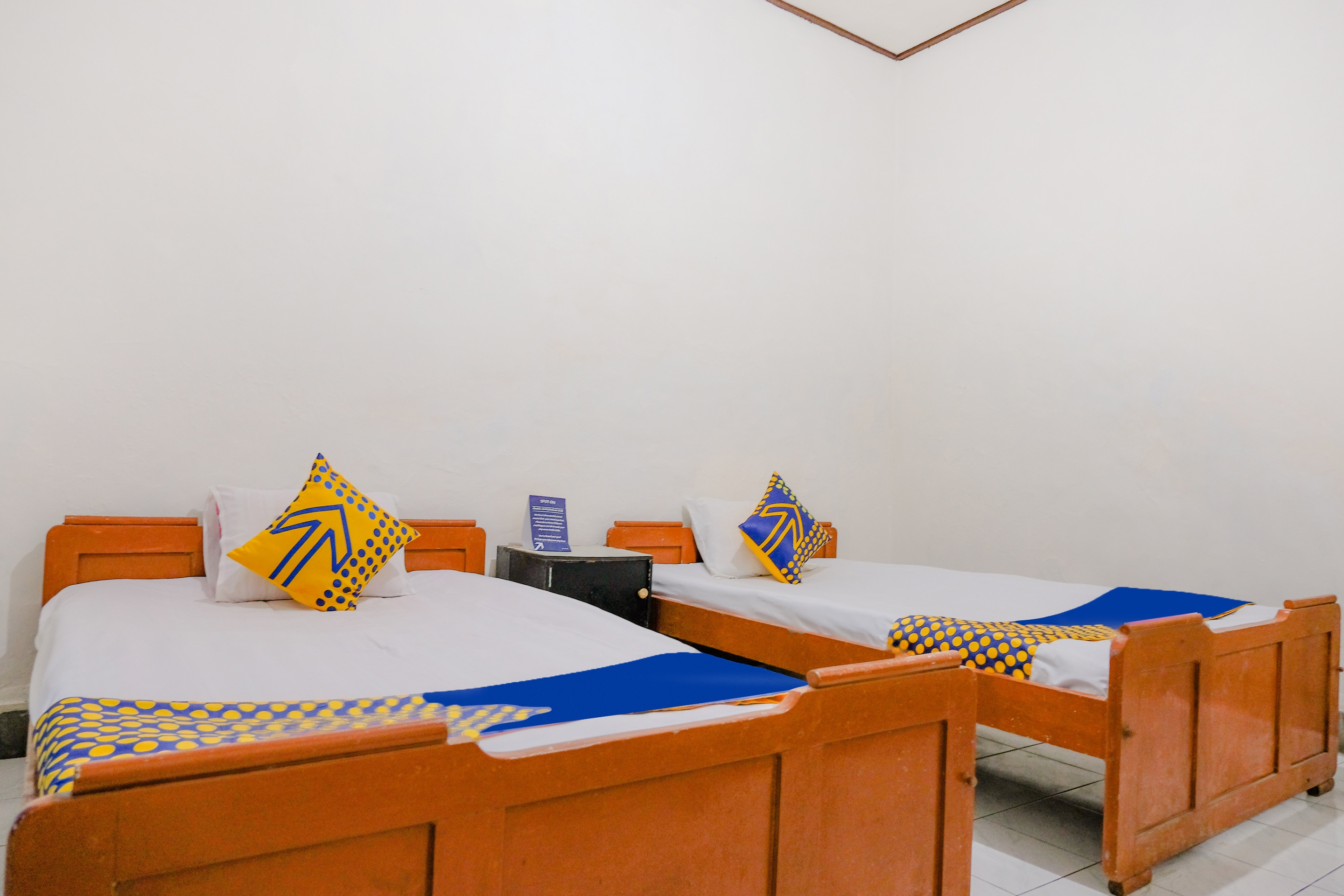 fasilitas kamar hotel raya