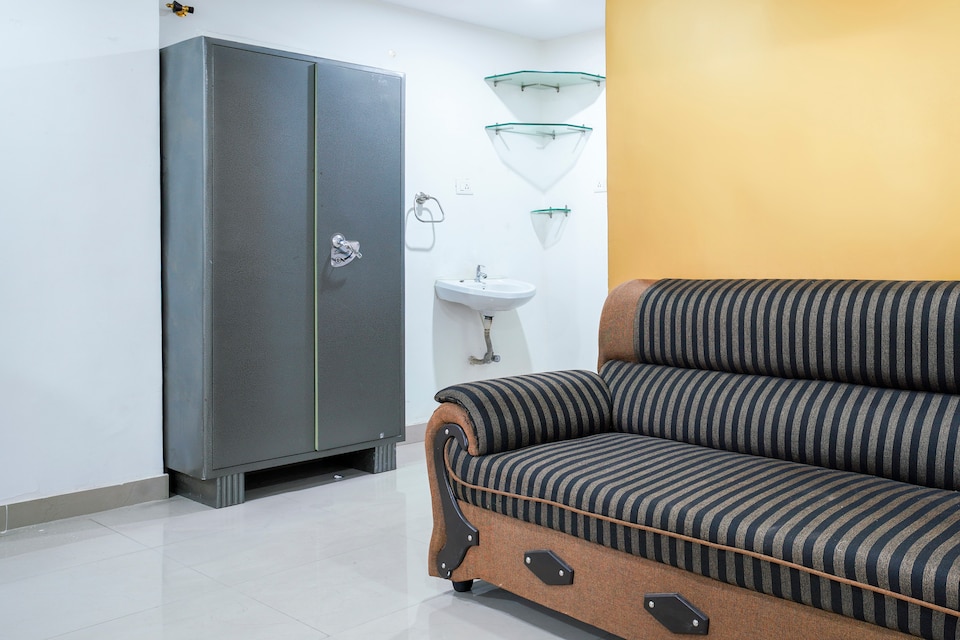 Hotel O Sa Thirumala Residency, Himayatnagar-Kachiguda, Hyderabad