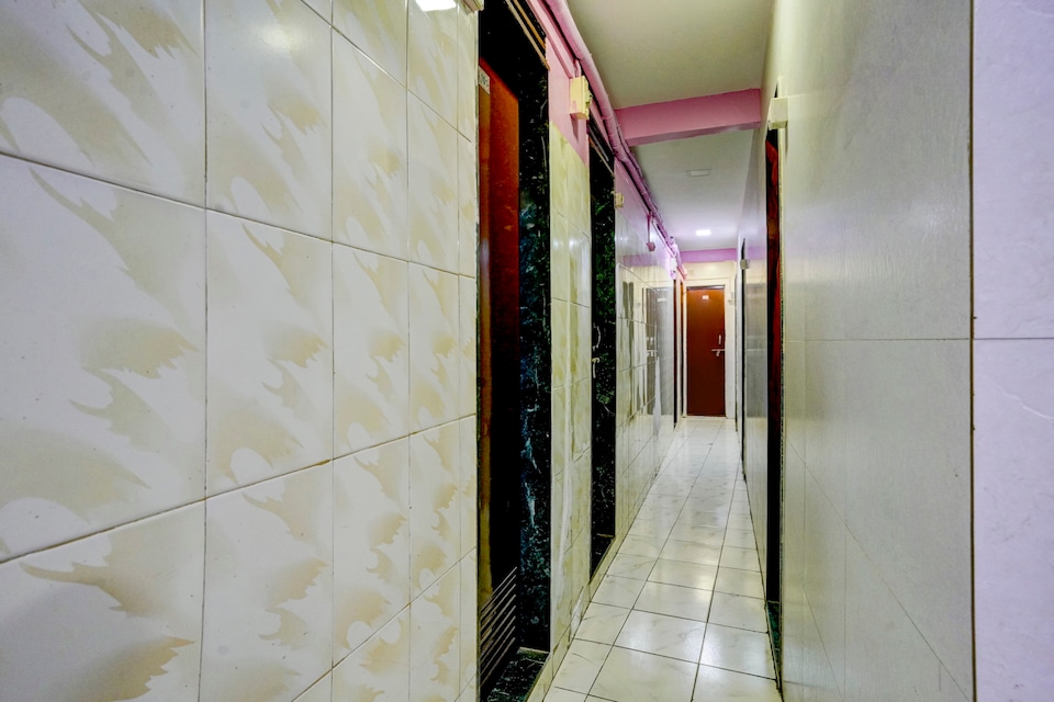 Hotel O Gulzar Masjid Bunder Railway Station, South Mumbai, Mumbai