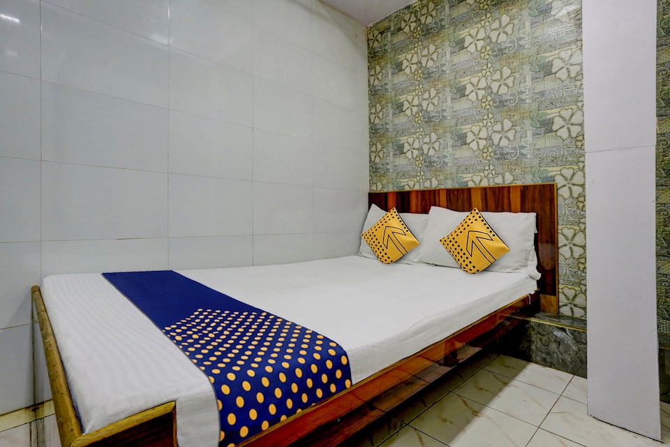 Hotel O Gulzar Masjid Bunder Railway Station, South Mumbai, Mumbai