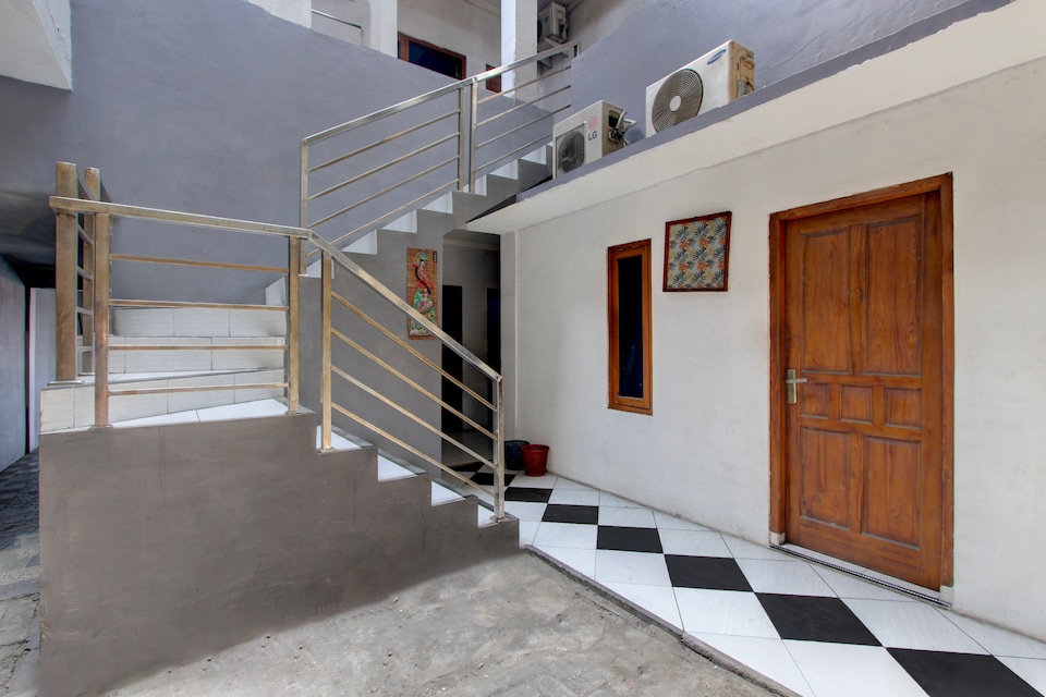 Hotel O Near Tugu Yogyakarta 1 formerly Crown Residence , Yogyakarta Ring 1, Yogyakarta