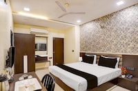 Collection O Vyara Railway Station Formerly Crystal Guest House