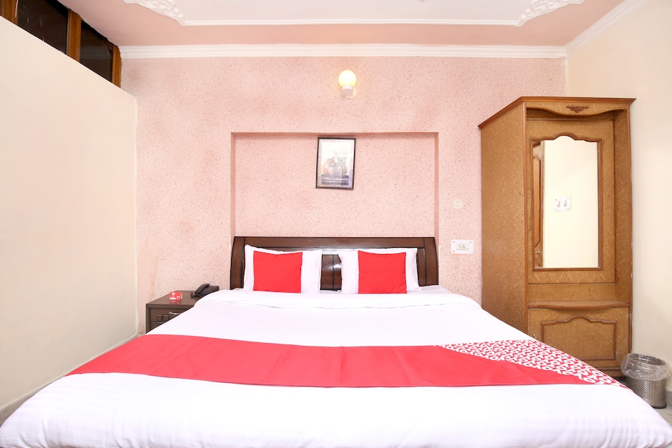 Flagship 5637 Hotel Majestic, Central Chandigarh, Chandigarh