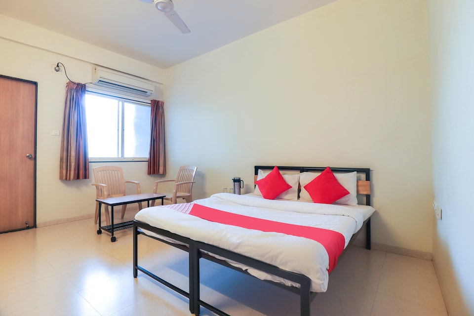OYO 68492 Jeevan Guest House 1, Junnar, Pune
