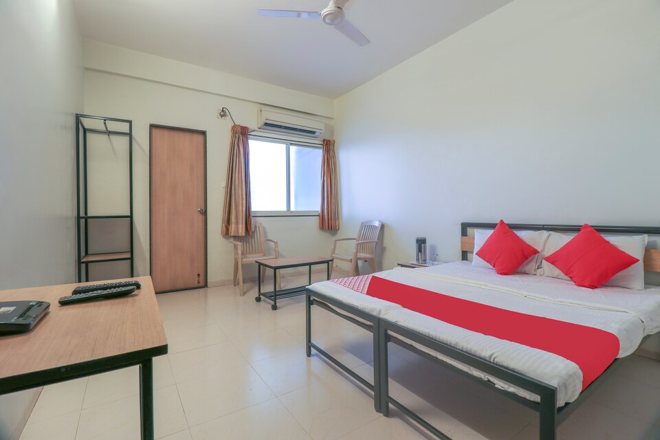 OYO 68492 Jeevan Guest House 1, Junnar, Pune