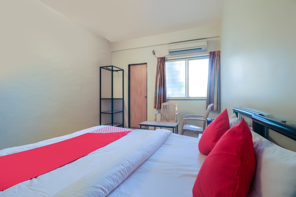 OYO 68492 Jeevan Guest House 1, Junnar, Pune