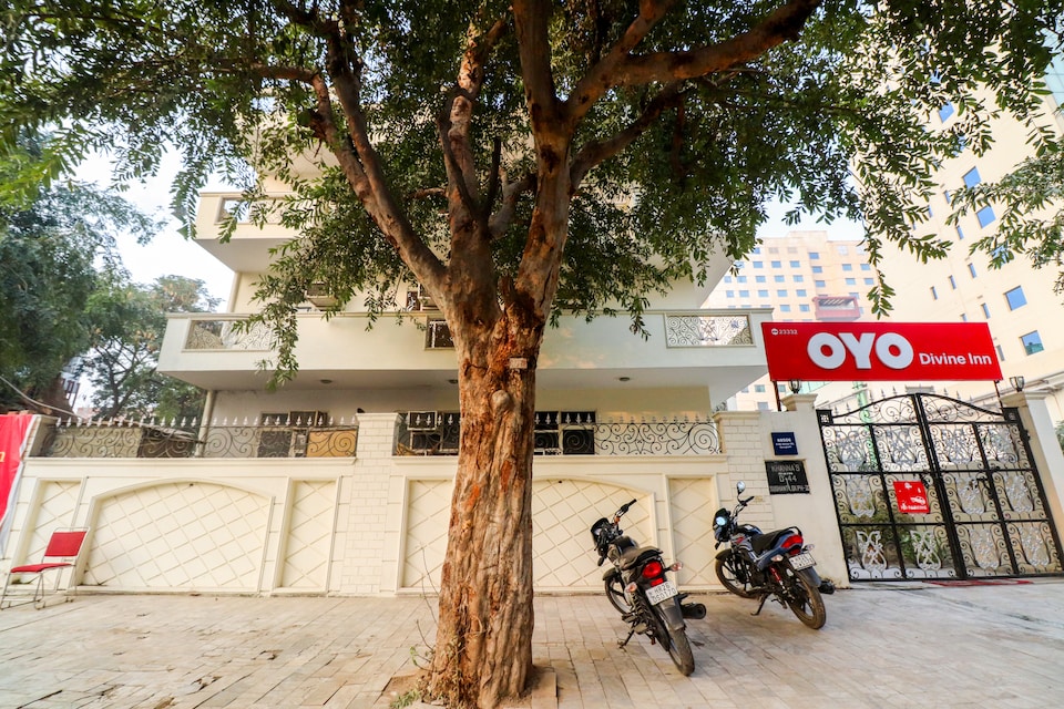 Capital O 68506 Shiv Guest House, Golf Course Road, Gurgaon