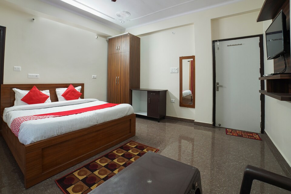 OYO 68518 Sadhna Homestay, Mall Road Nainital, Nainital