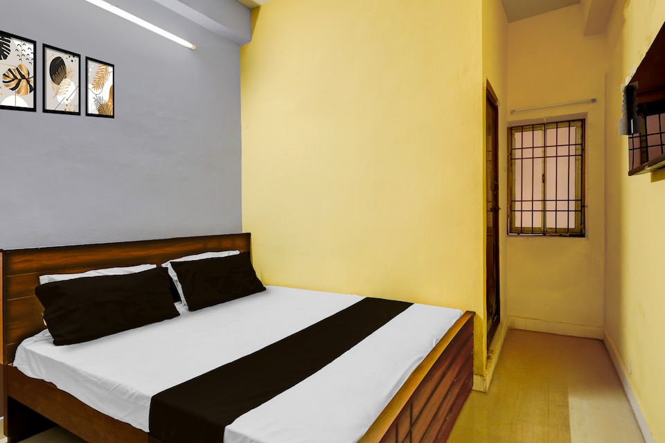 Collection O Velachery Railway Junction Formerly Vijay Guest House , Velachery, Chennai