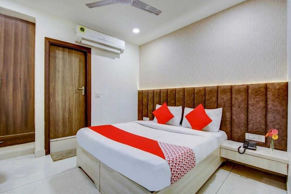 OYO 68523 Hotel 7th Heaven, Pitampura - Rohini Delhi, Delhi