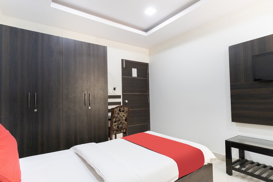 Capital O 5641 Hotel Corporate Park Inn, Mathikere Bangalore-II, Bangalore