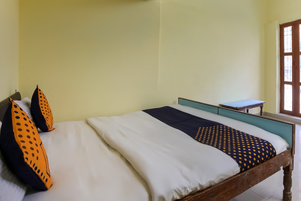 OYO New Prem Pavni, Kempty Fall Mussoorie, Mussoorie