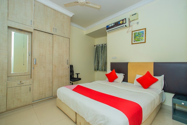 OYO Eyrie Suites Near Ascendas Park Square Mall