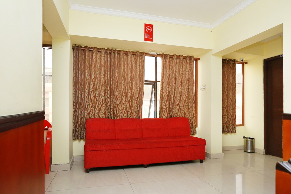 Hotel O Pullepady Kochi formerly Malabar Plaza, MG Road Kochi-II, Kochi