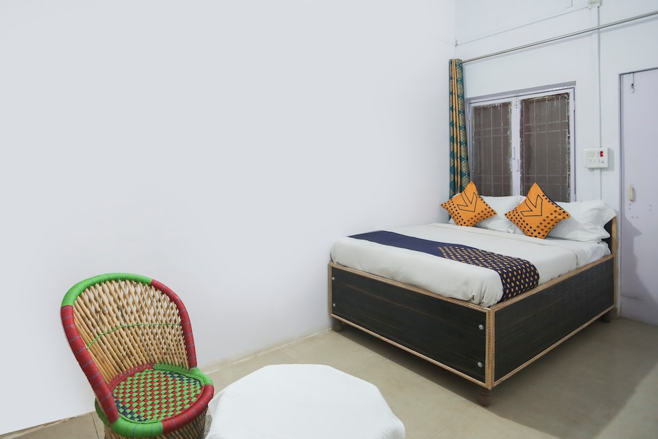 SPOT ON Rb Farms, Greater Noida, Noida