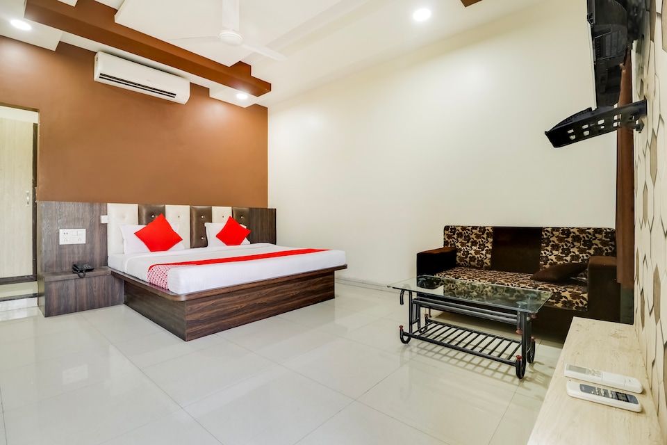 OYO 68568 Maa Vaishnavi Hotel & Restaurant , Omkareshwar City, Omkareshwar