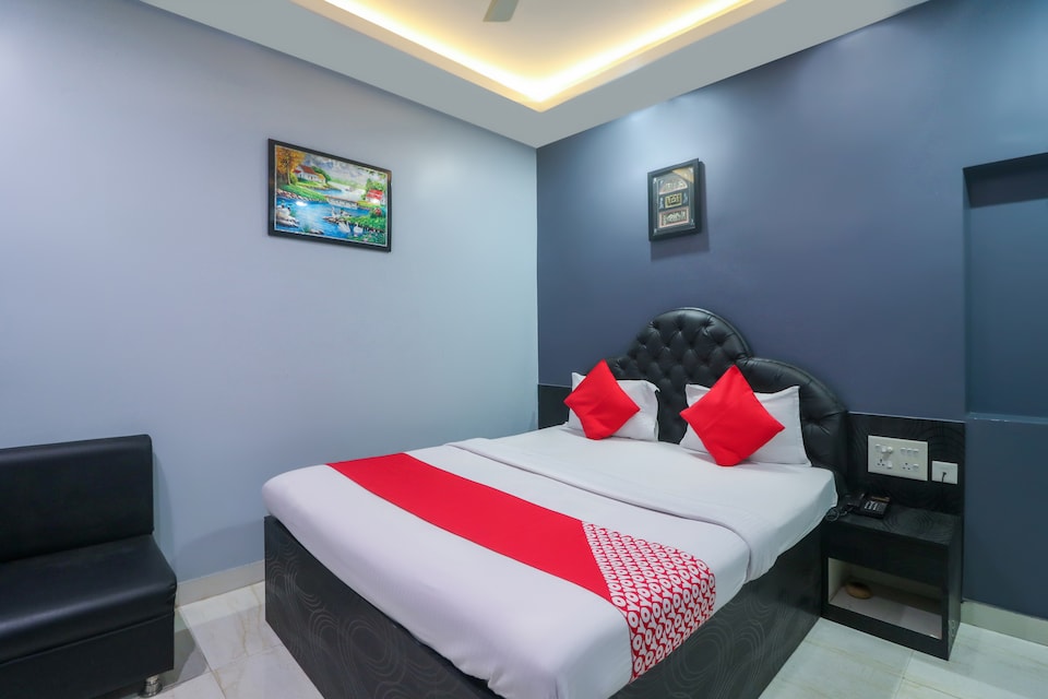 OYO 68572 Club House Guest House, Janpath Bhubaneswar, Bhubaneswar