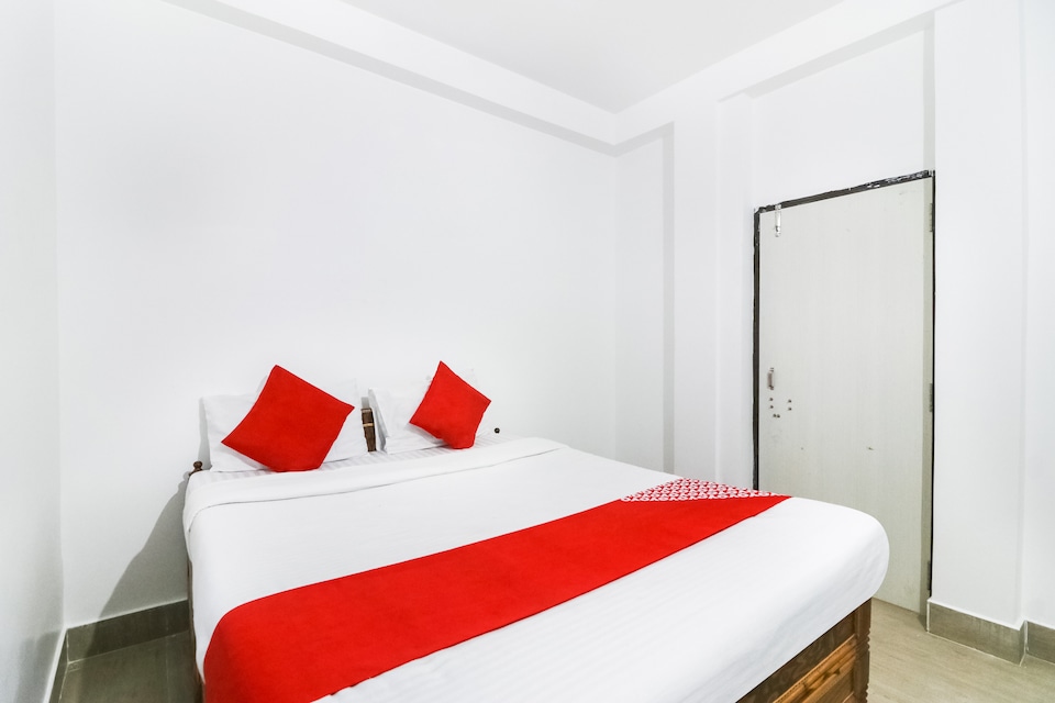 SPOT ON 68575 Dhauli Palace, Railway Station Bhubneshwar, Bhubaneswar