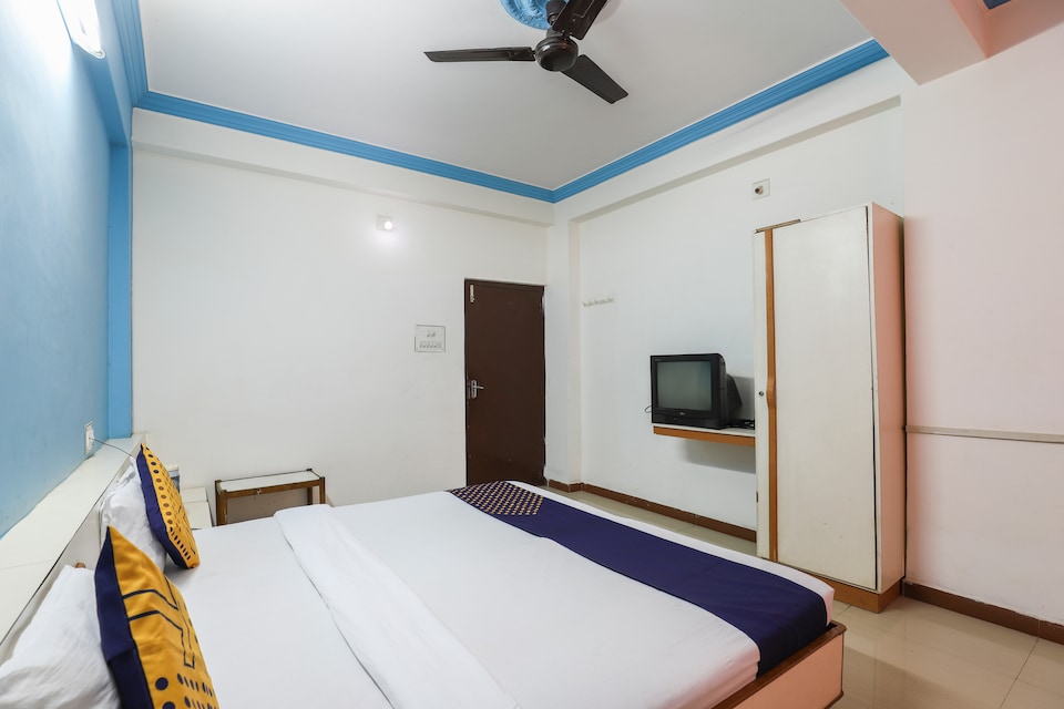 SPOT ON 68591 Hotel Sahara Palace , Bhuj, Bhuj