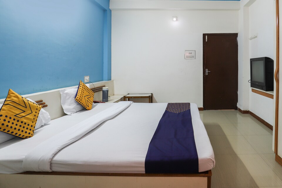 SPOT ON 68591 Hotel Sahara Palace , Bhuj, Bhuj