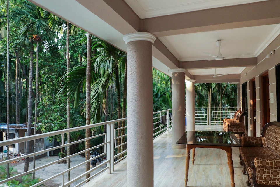 Capital O 68600 Maasa The Holiday Beach Resort, Alibag- Kashid- murud, Alibag