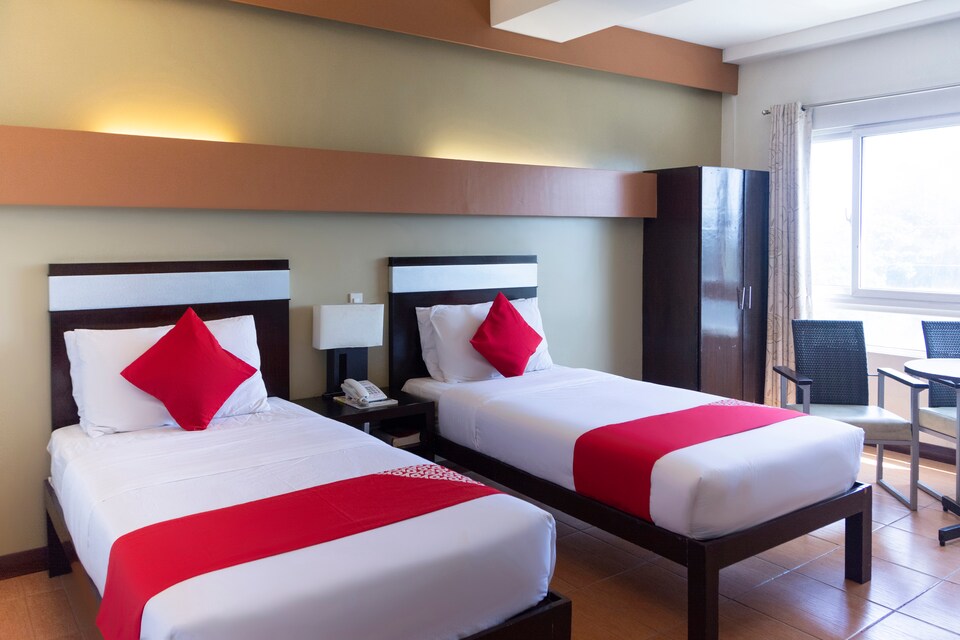 Oyo 550 East View Hotel Oyo Hotels Bacolod Book 2584 Oyo