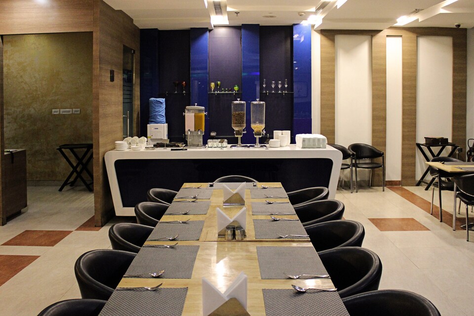 OYO 876 Hotel Hyphen Premier, Meerut, Meerut