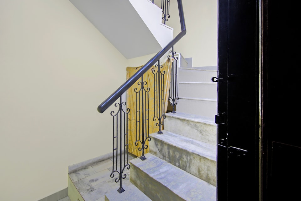 Hotel O Malhotra BnB, Kalkaji Delhi, Delhi