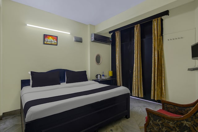 Hotel O  Manraj B&B