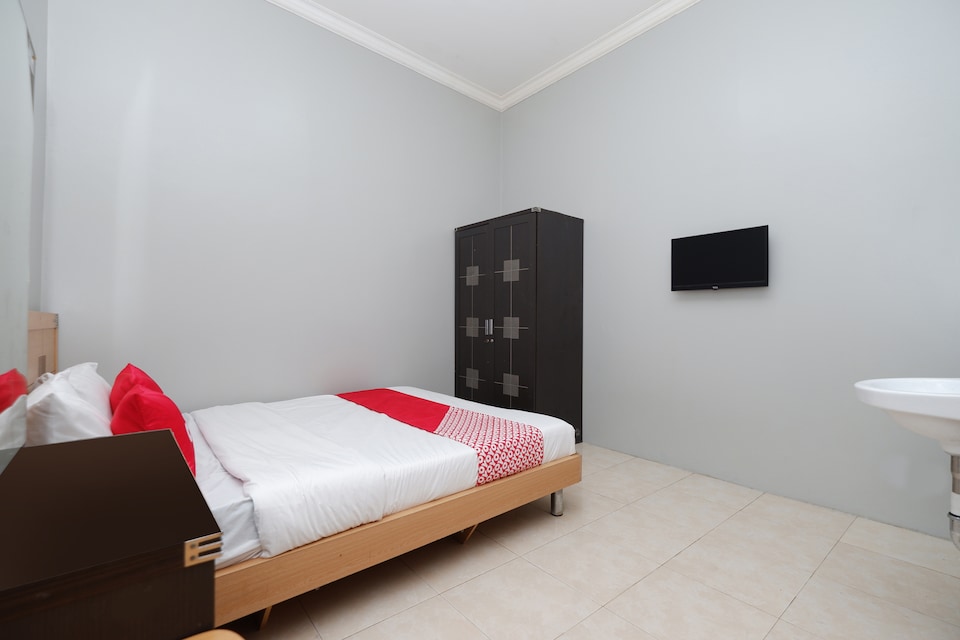 OYO 2737 D'KostNearKraton mangkunegaran, Solo, Solo