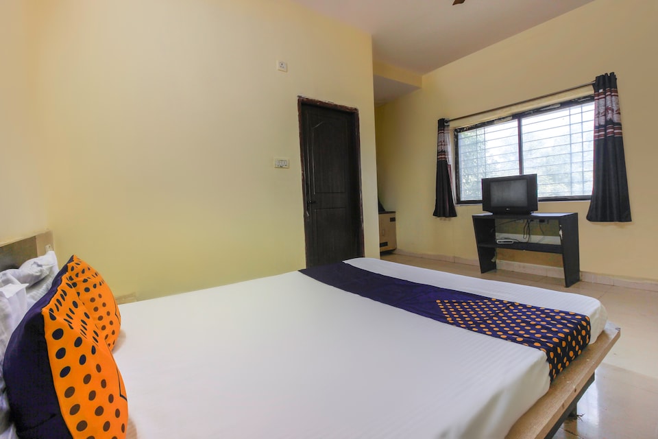 SPOT ON 68673 Rj Comfort Deluxe Lodge, Gachibowli, Hyderabad