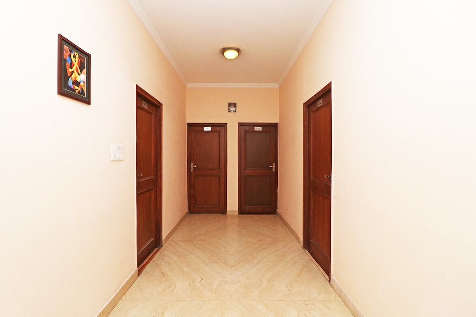 OYO 338 New Paradise C/o M/S Smart Office Solutions, Medanta, Gurgaon