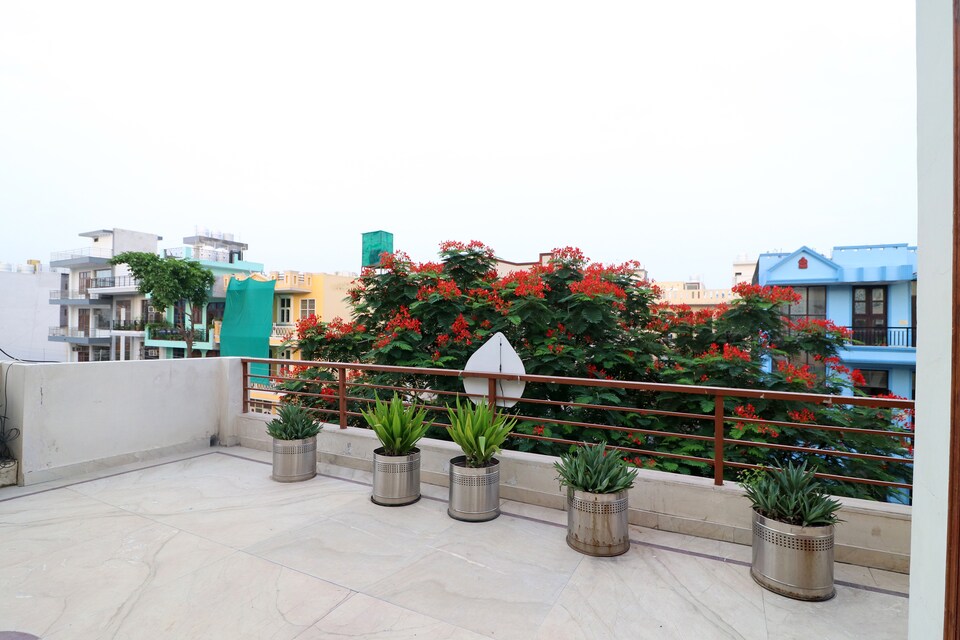 OYO 338 New Paradise C/o M/S Smart Office Solutions, Medanta, Gurgaon