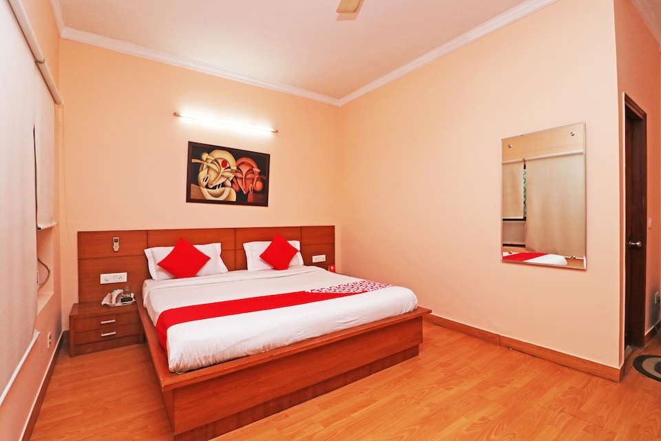 OYO 338 New Paradise C/o M/S Smart Office Solutions, Medanta, Gurgaon