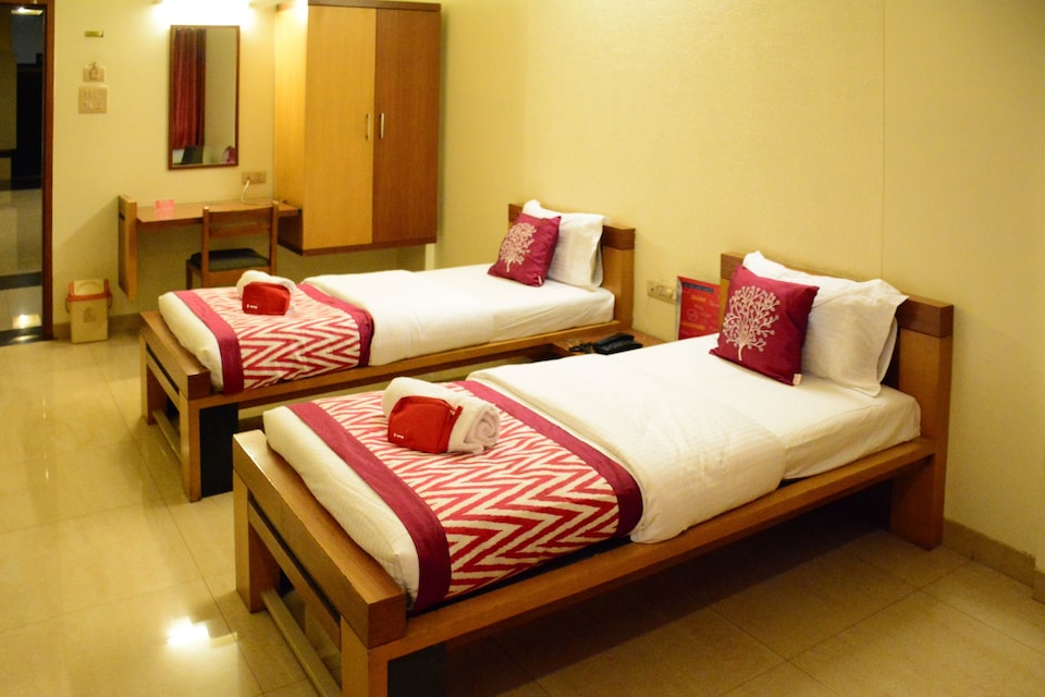 OYO 877 Hotel Surya Renaissance, Modakeshwar Mandir Nashik, Nashik