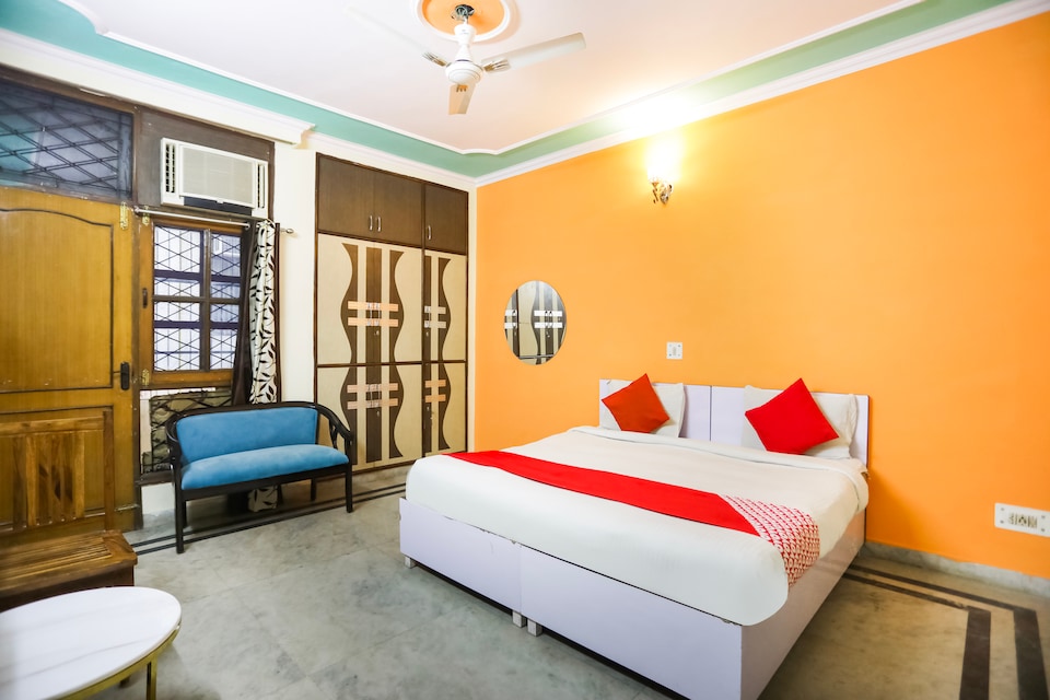 Live on DEL4527, Paschim Vihar Delhi, Delhi