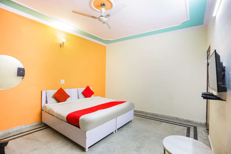 Live on DEL4527, Paschim Vihar Delhi, Delhi