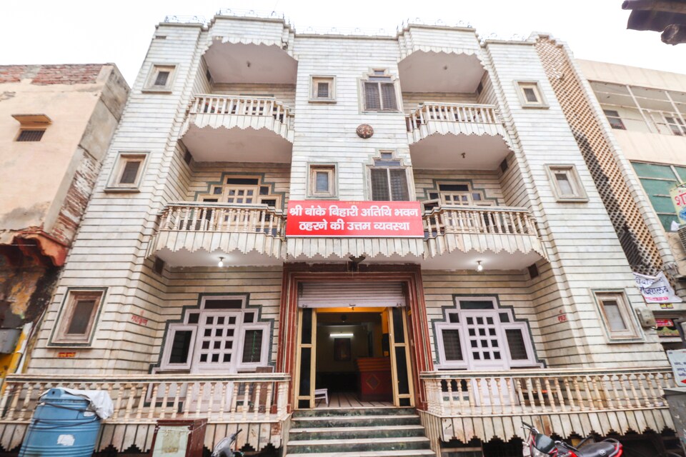 OYO 68682 Bankey Bihari Athithi Bhawan, Banke Bihari Mandir Vrindavan, Vrindavan